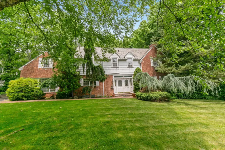 1 Ravine Road, Great Neck, NY 11023 - Image #2