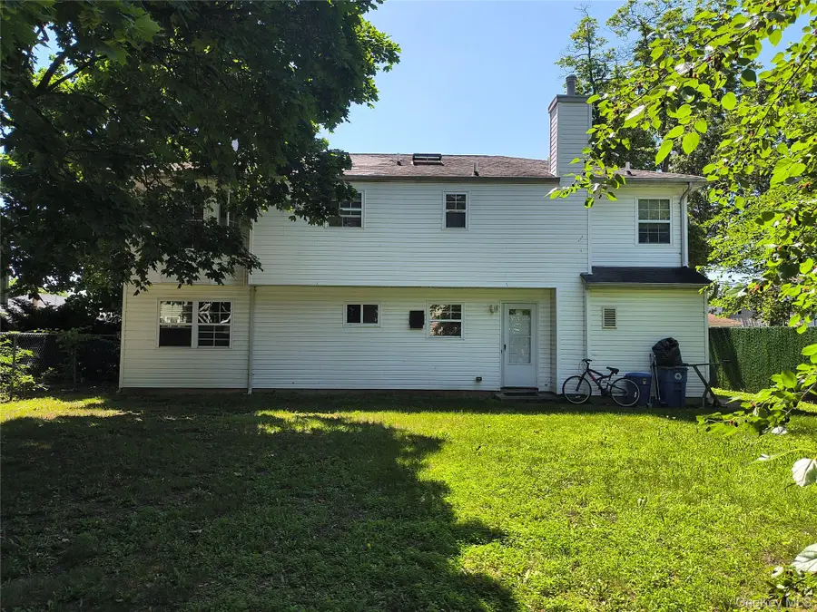 1056 E Arthur Street, Uniondale, NY 11553 - Image #3