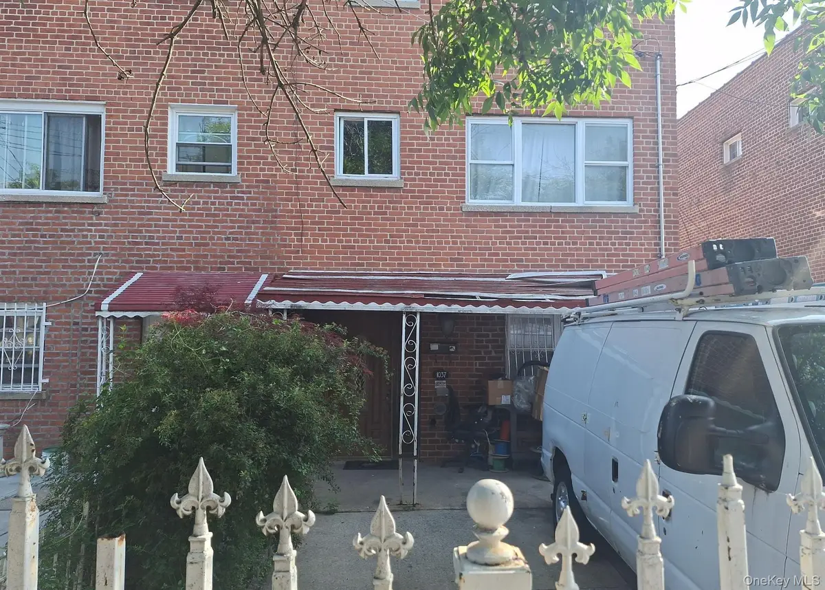 1037 E 219th Street, Bronx, NY 10469 - Image #1