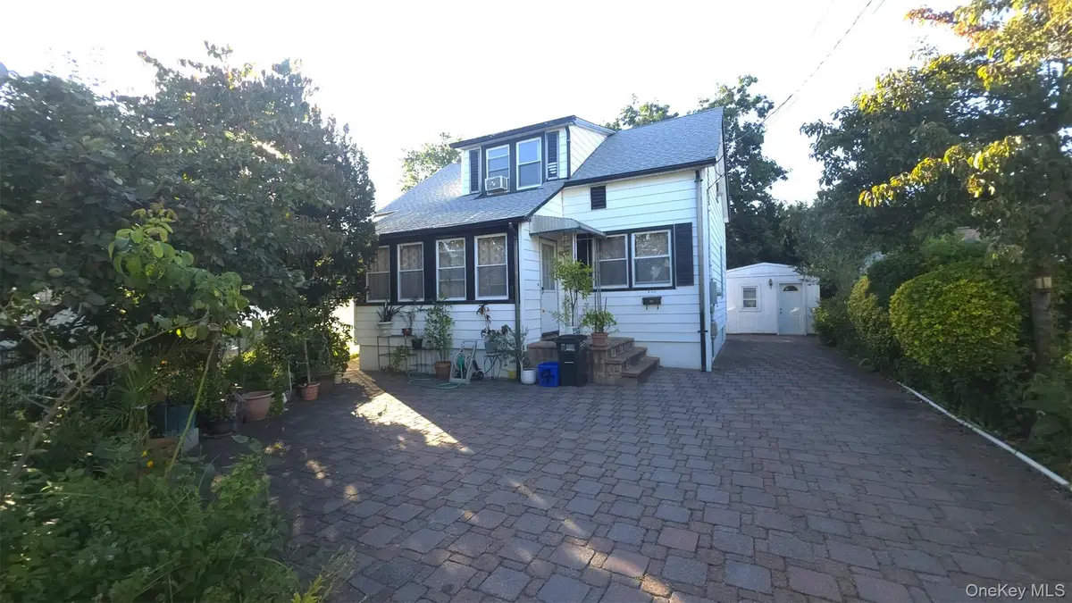 17 June Avenue, Bayville, NY 11709 - Image #1