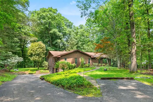 99 Dogwood Road, Hopewell Junction, NY 12533