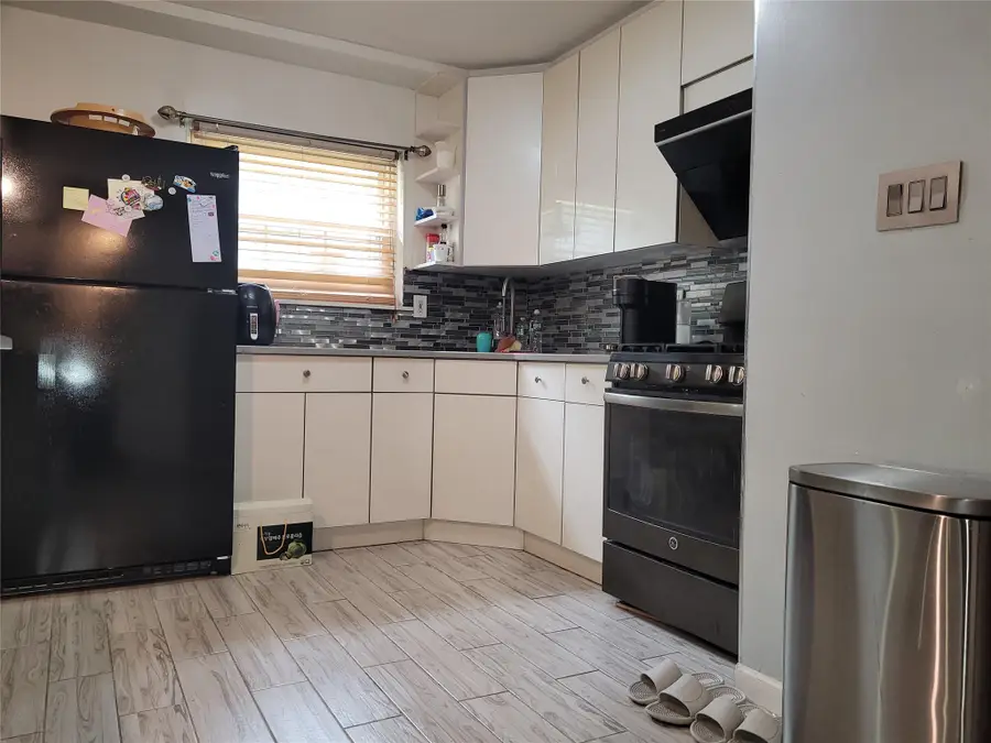 240-02 70th Avenue #1C, Douglaston, NY 11362 - Image #2