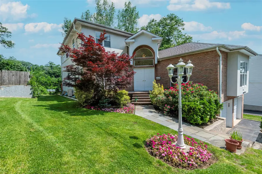 53 Vista Hill Road, Great Neck, NY 11021 - Image #3