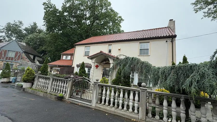 146-28 Bayside Avenue, Flushing, NY 11354 - Image #2