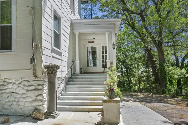 42 N Healy Avenue, Hartsdale, NY 10530