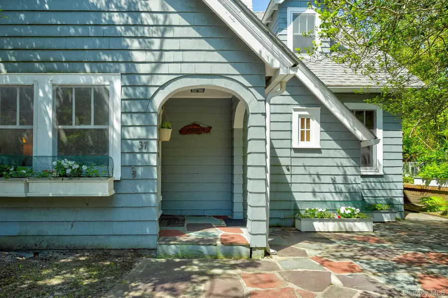 37 Duneway Avenue, Seaview, NY 11770 - Image #3