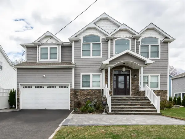 19 Glenwood Road, Glen Head, NY 11545