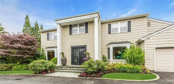 74 Woods Drive, East Hills, NY 11576