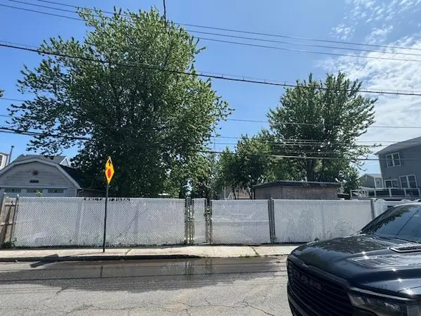 120 East 8th Road, Broad Channel, NY 11693