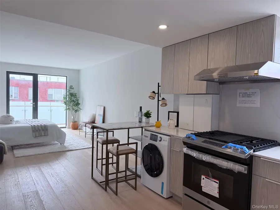 136-80 41 Avenue #6H, Flushing, NY 11355 - Image #2