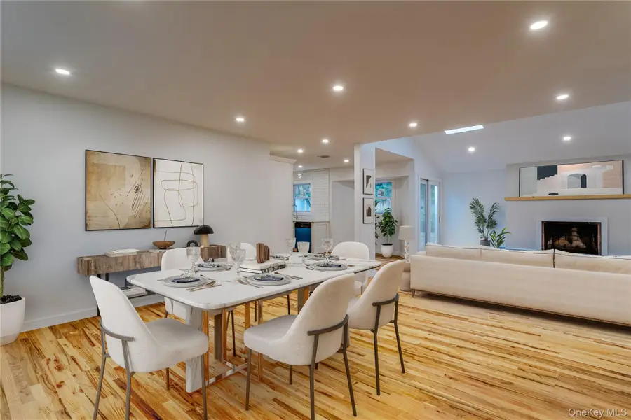 23 Waterford Drive, Wheatley Heights, NY 11798 - Image #3