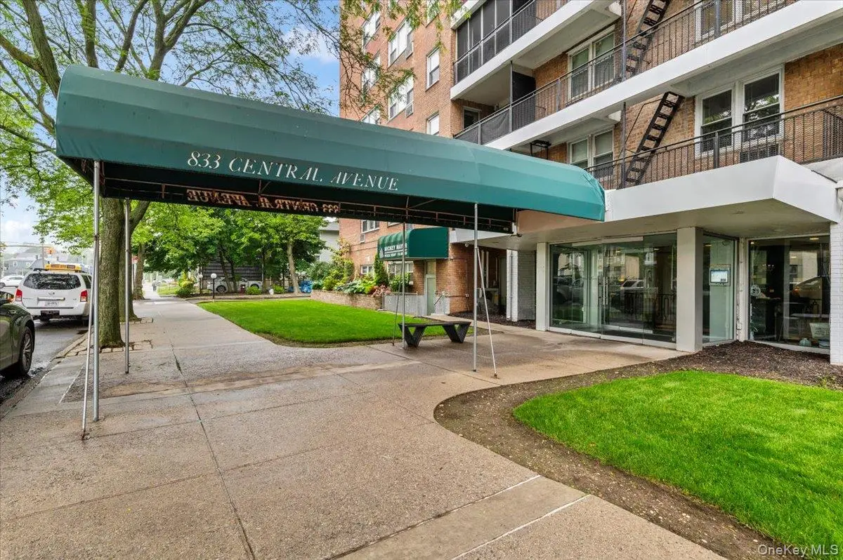 833 Central Avenue #3M, Far Rockaway, NY 11691 - Image #1