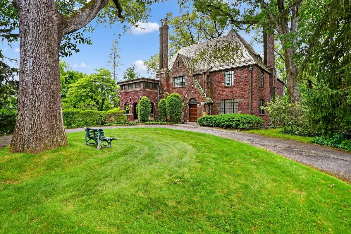 31 Club Way, Hartsdale, NY 10530 - Image #1