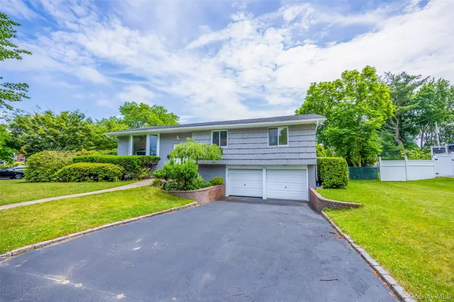 43 Saratoga Drive, Jericho, NY 11753 - Image #2