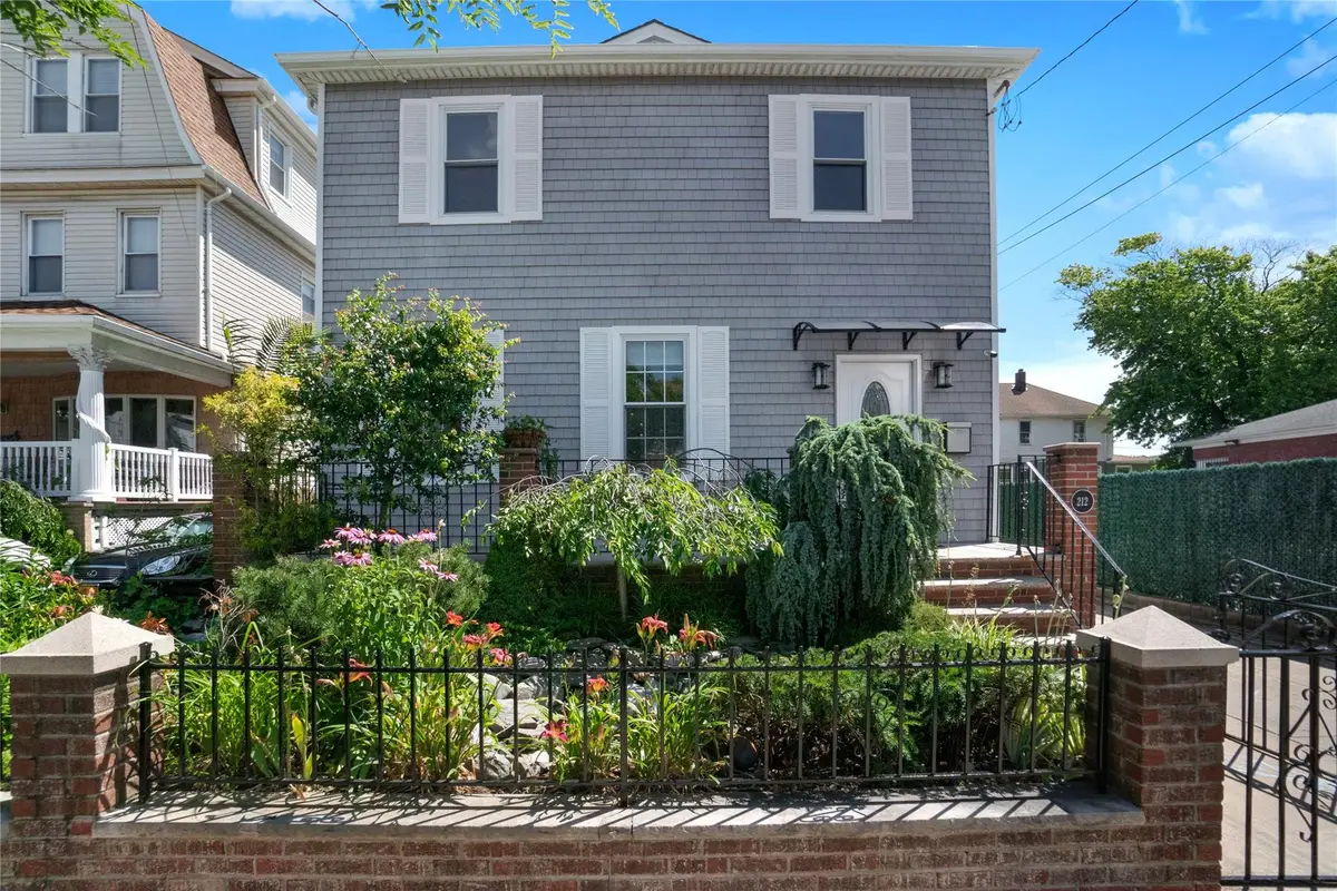 212 Beach 118th Street, Rockaway Park, NY 11694 - Image #1