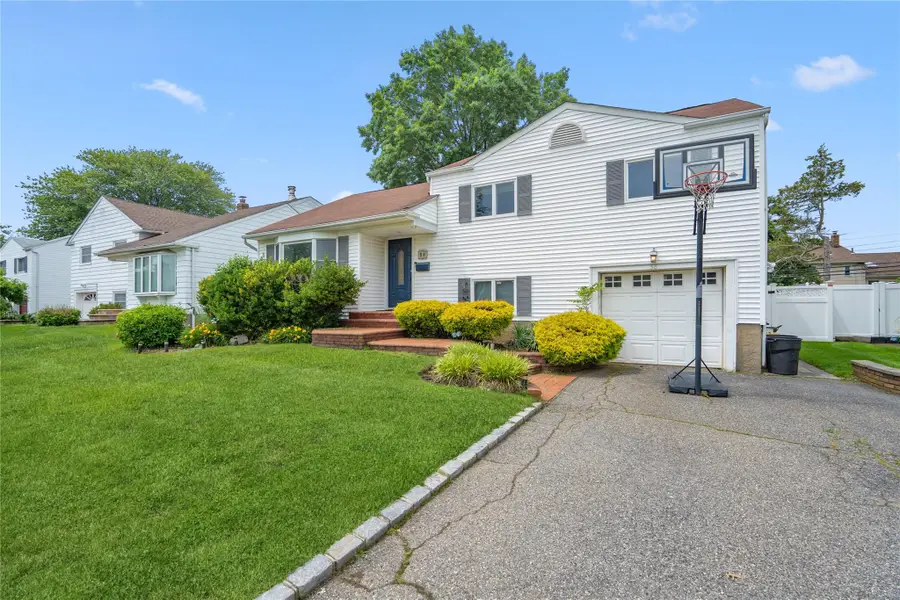 58 Circle Drive, Syosset, NY 11791 - Image #3