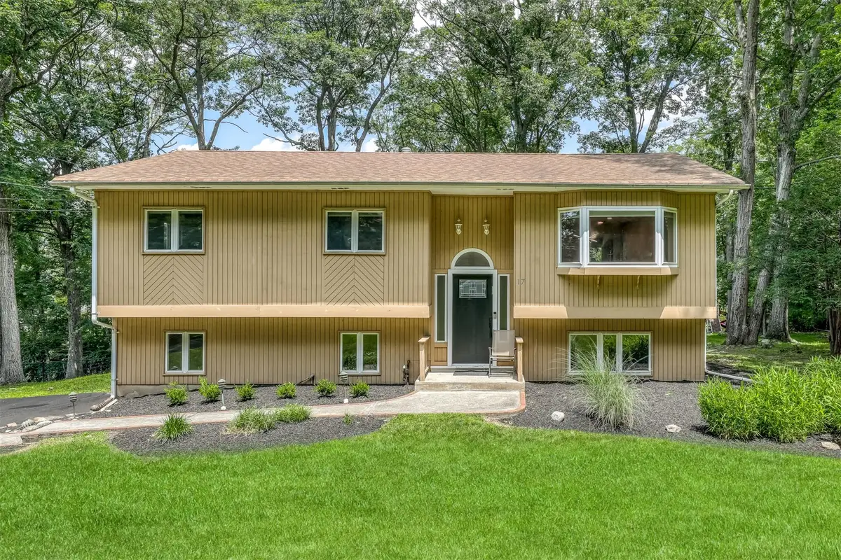 17 Onderdonk Road, Suffern, NY 10901 - Image #1