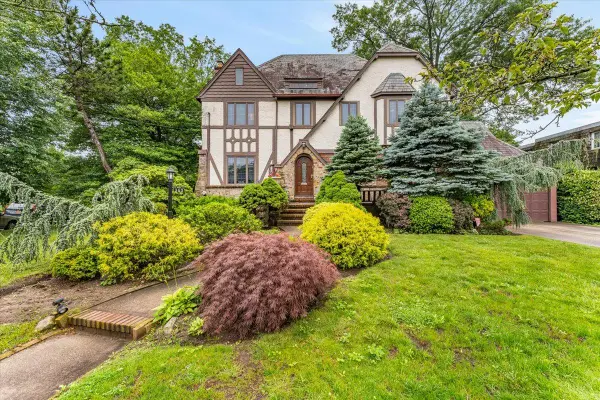 369 Longacre Avenue, Woodmere, NY 11598