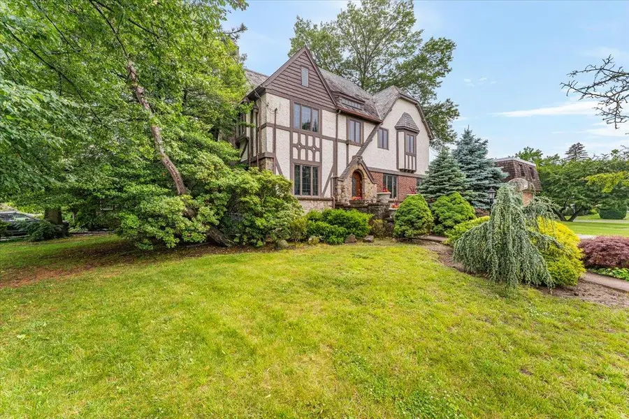 369 Longacre Avenue, Woodmere, NY 11598 - Image #2