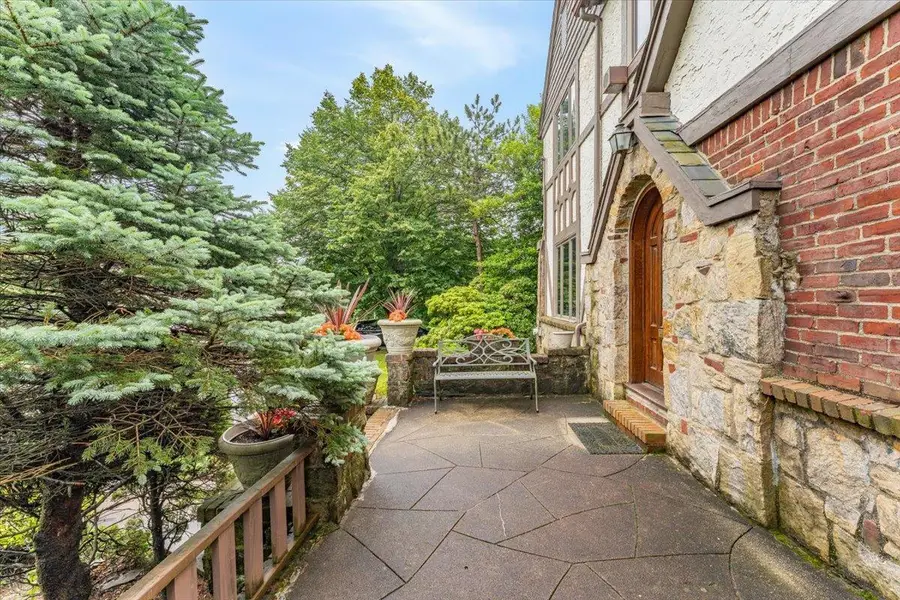 369 Longacre Avenue, Woodmere, NY 11598 - Image #3