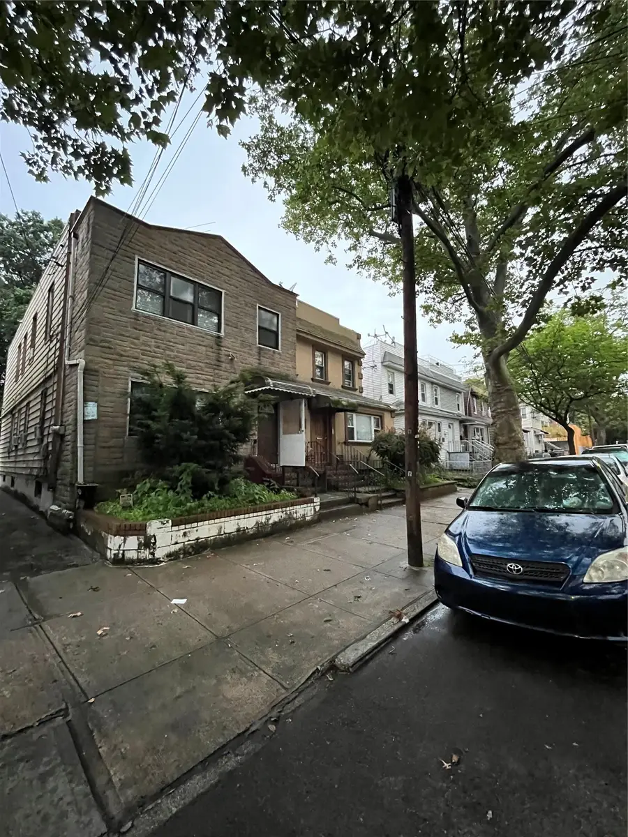 8530 101st Street, Richmond Hill, NY 11418 - #2