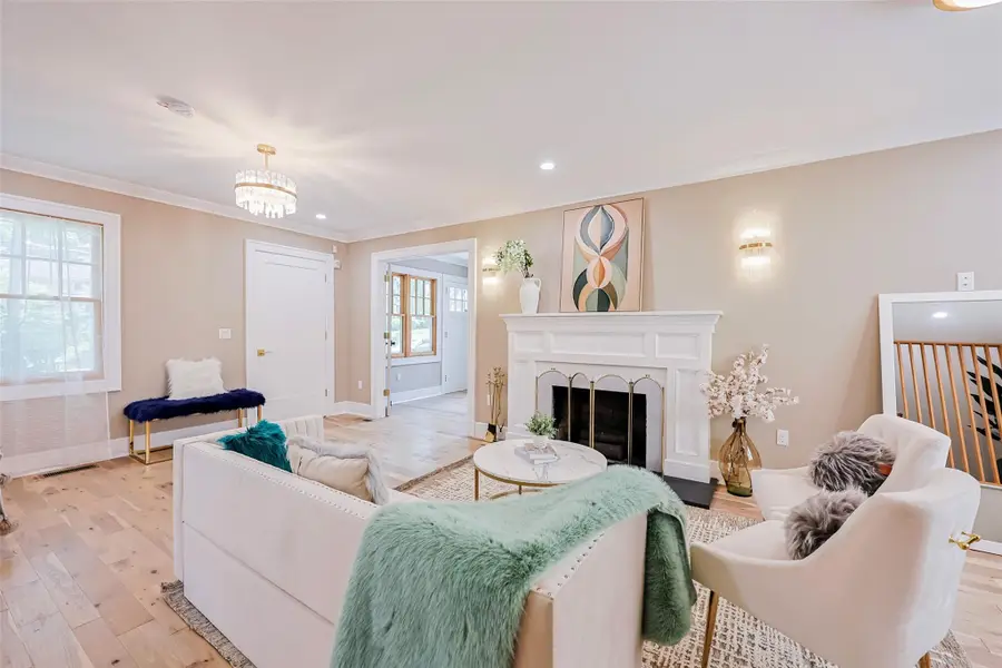 351 Hollywood Avenue, Douglaston, NY 11363 - Image #3