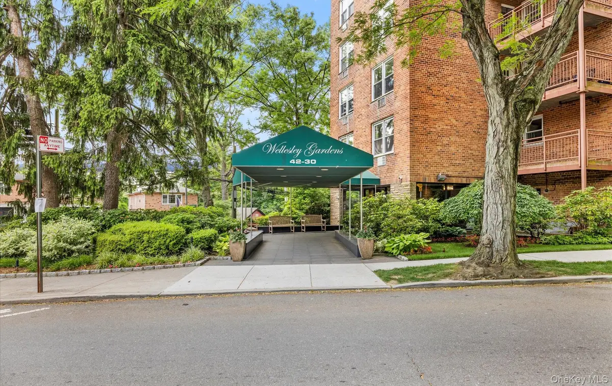 42-30 Douglaston Parkway #5N, Douglaston, NY 11363 - Image #1