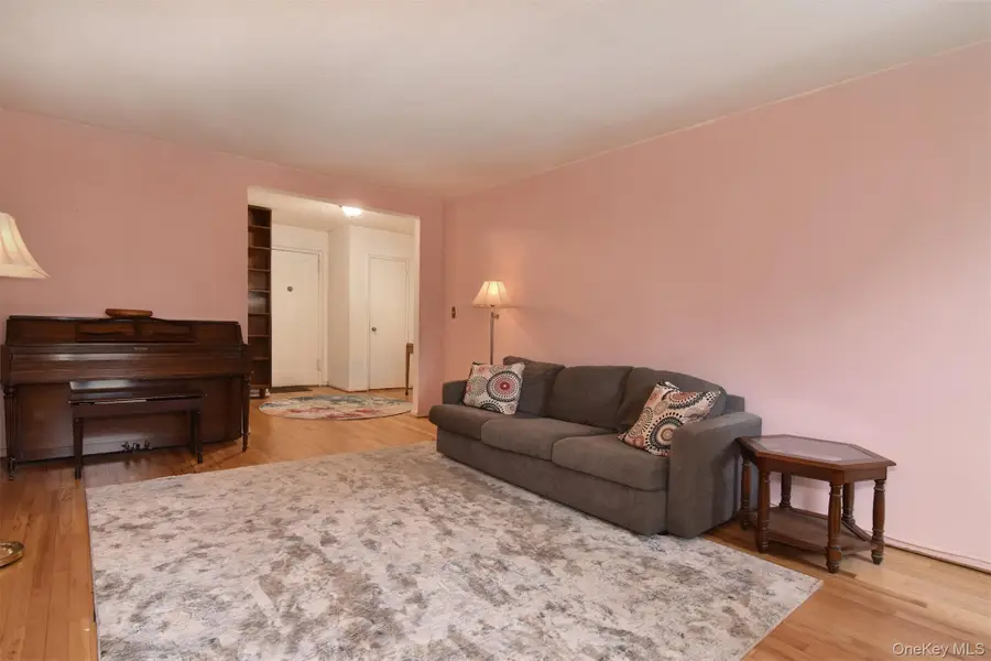 1 Georgia Avenue #3E, Bronxville, NY 10708 - Image #2