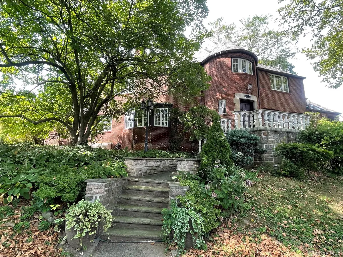 8177 Utopia Pkwy, Jamaica, NY 11432 - Image #1