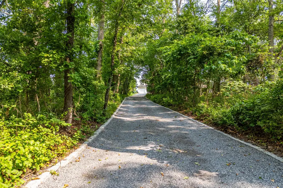 4510 Peconic Bay Boulevard, Laurel, NY 11948 - Image #3