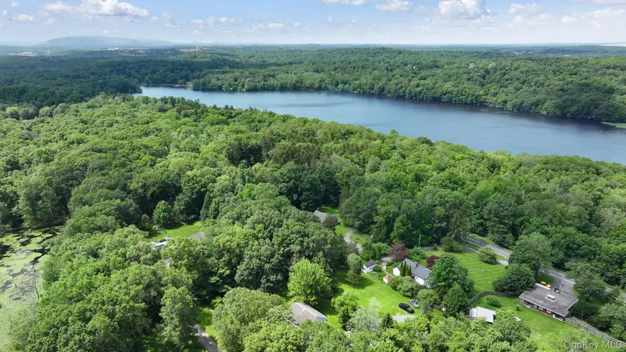 2 Gerri Court, Wallkill, NY 12589 - Image #2