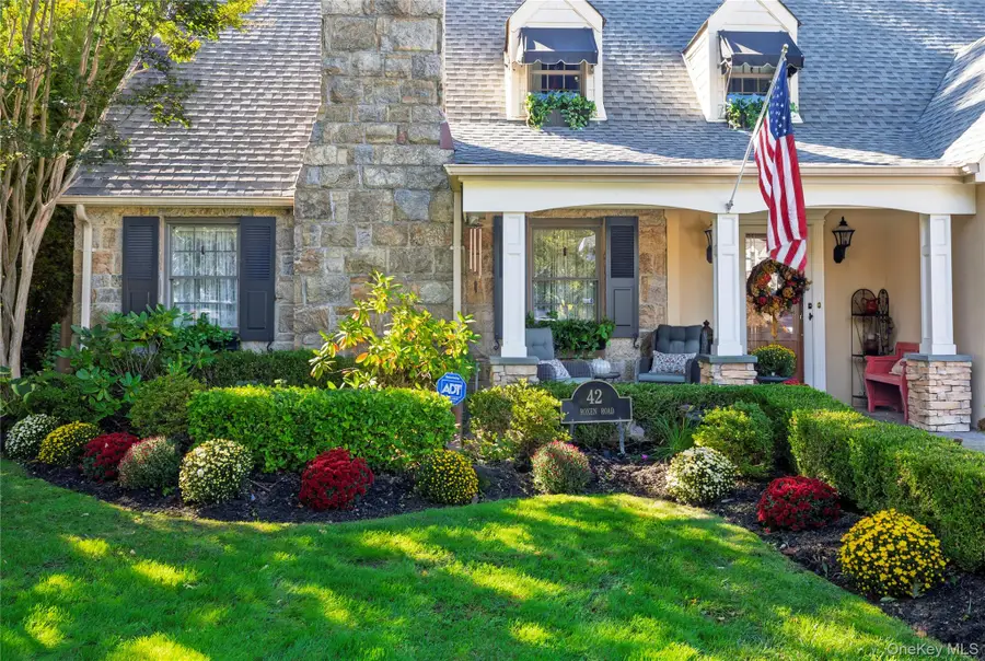 42 Roxen Road, Rockville Centre, NY 11570 - Image #2