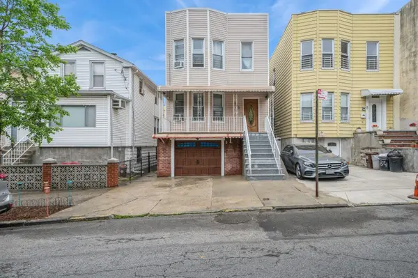 845 Kinsella Street, Bronx, NY 10462