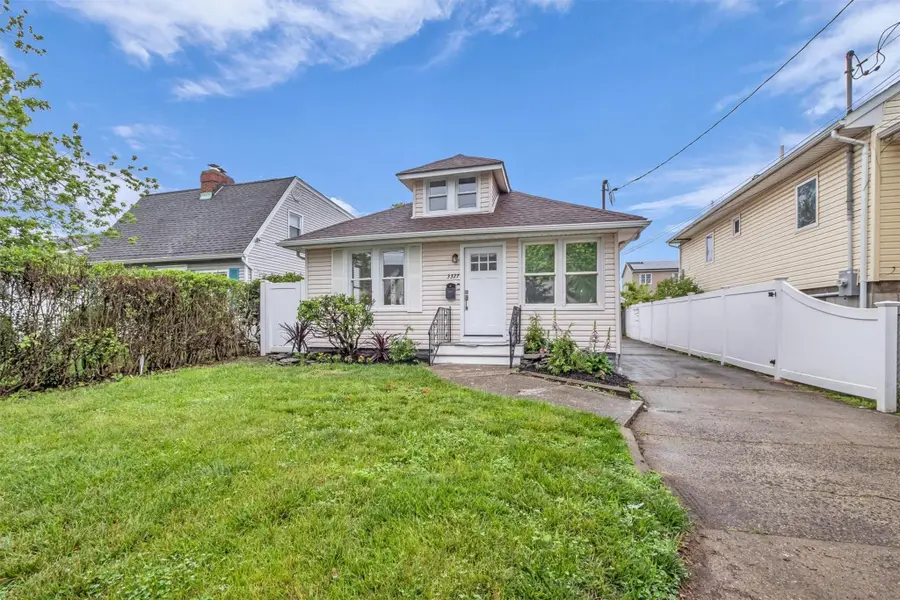 3327 Parkway Drive, Baldwin, NY 11510 - Image #2