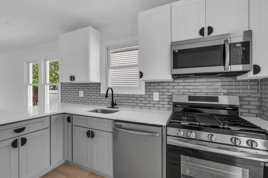 3327 Parkway Drive, Baldwin, NY 11510 - Image #3