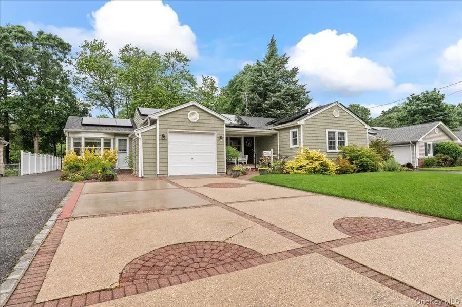 50 Towne Street, Amityville, NY 11701 - Image #2