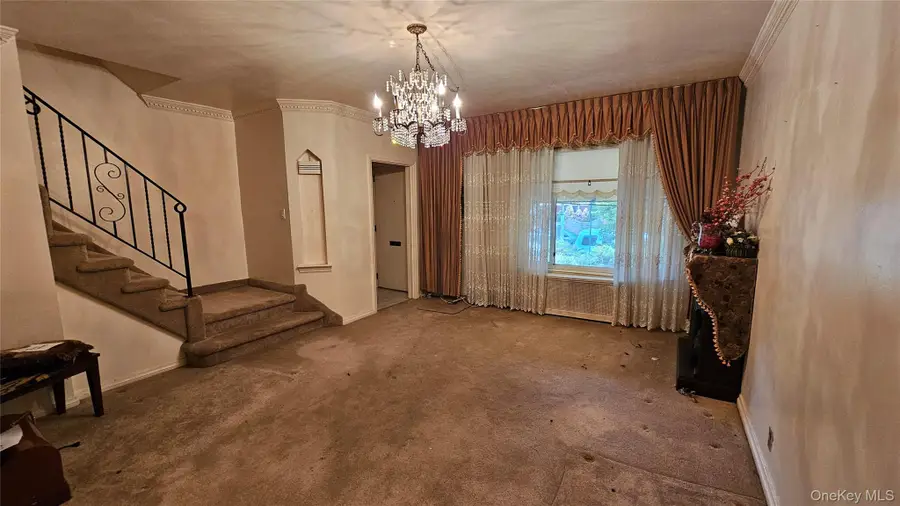 10811 65th Road, Forest Hills, NY 11375 - Image #2