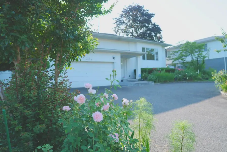 23 Clinton Lane, Jericho, NY 11753 - Image #2