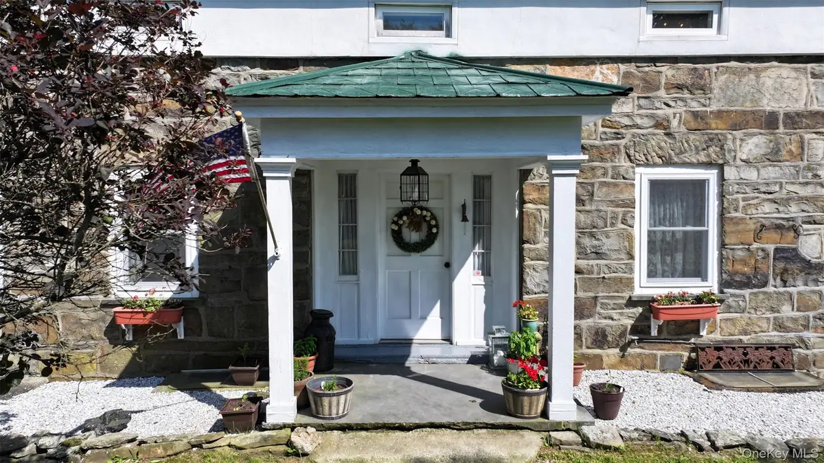 321 Crans Mill Road, Pine Bush, NY 12566 - Image #1