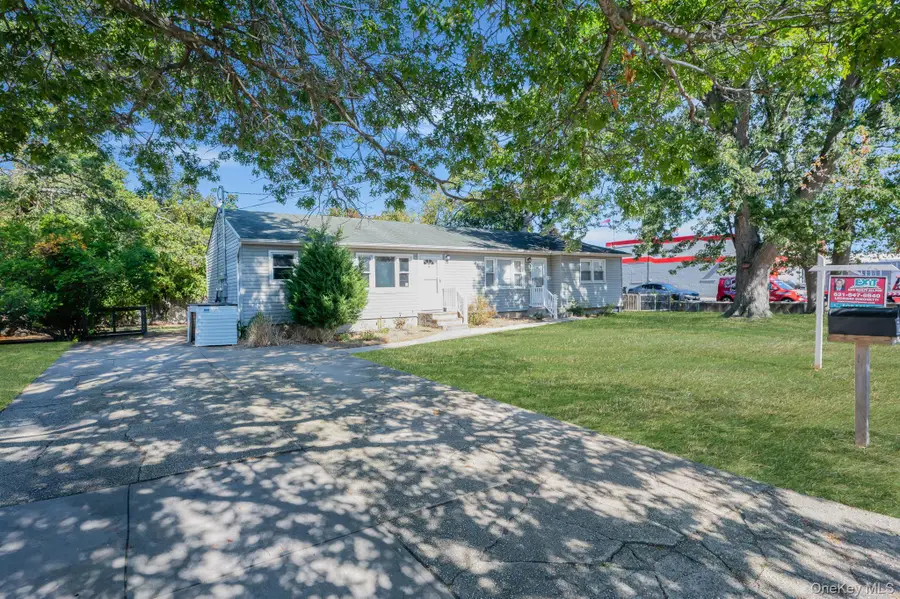 61 Kellum Street, North Lindenhurst, NY 11757 - Image #2