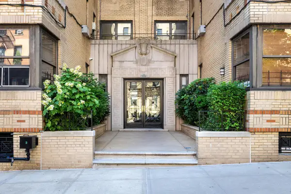 251 Seaman Avenue #6A, New York (Manhattan), NY 10034