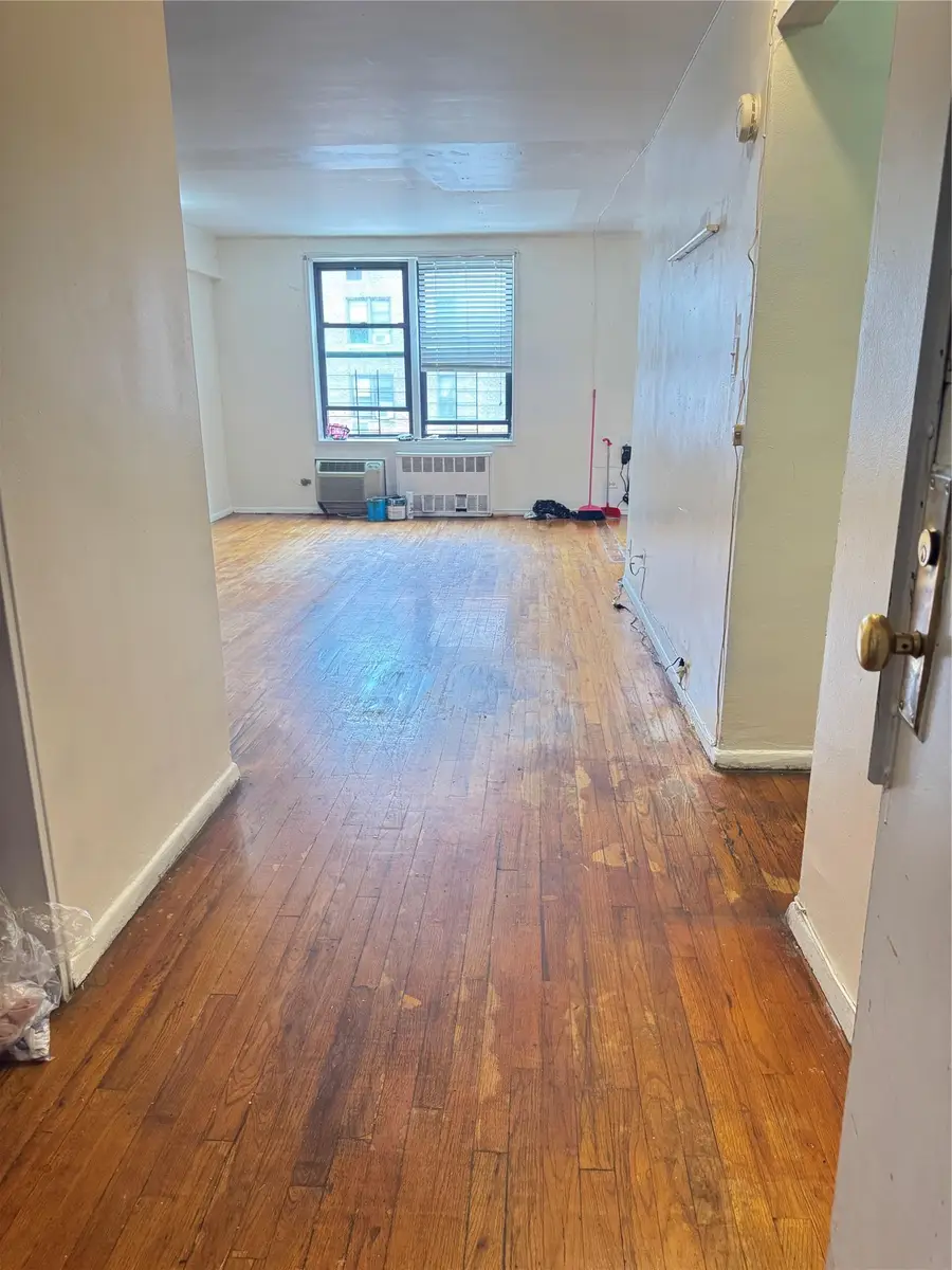 3825 Parsons Boulevard #4P, Flushing, NY 11354 - Image #2