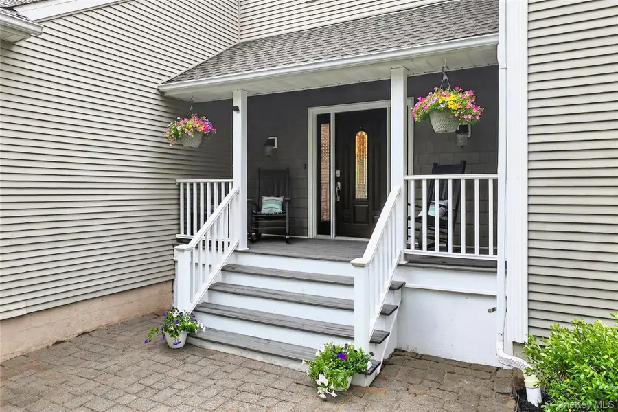 46 Heritage Court, Kingston, NY 12401 - Image #3