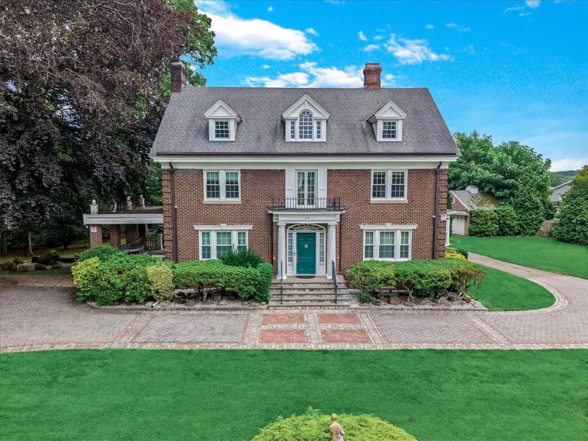 44 Arbor Place, Glen Cove, NY 11542 - Image #1