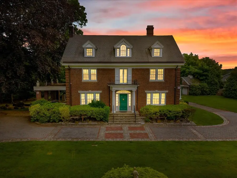 44 Arbor Place, Glen Cove, NY 11542 - Image #2