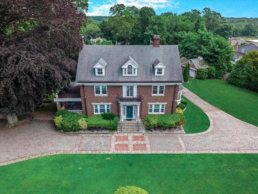 44 Arbor Place, Glen Cove, NY 11542 - Image #3