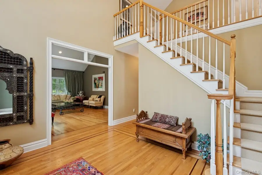 7 Highwood Road, Setauket, NY 11733 - Image #3