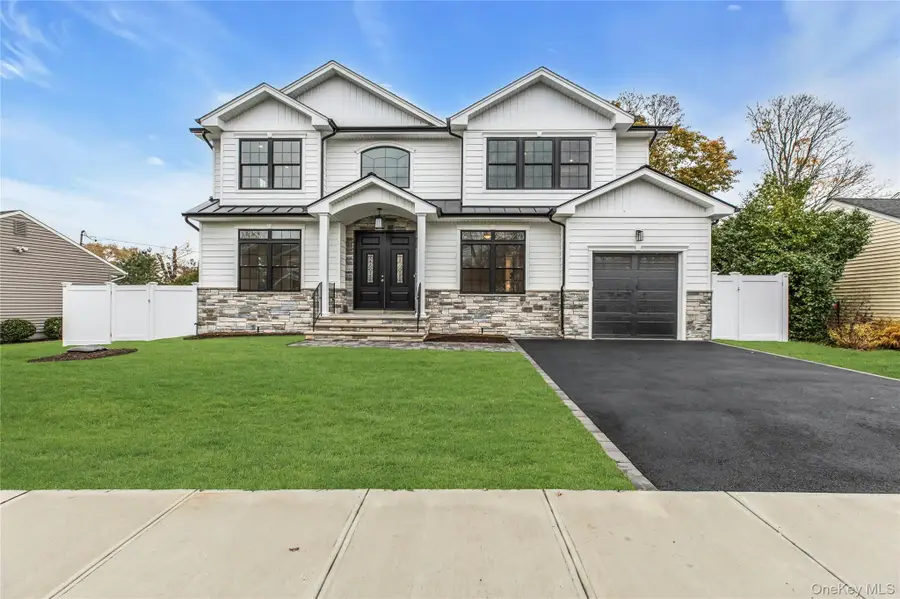 7 Sheridan Street, Old Bethpage, NY 11804 - Image #2