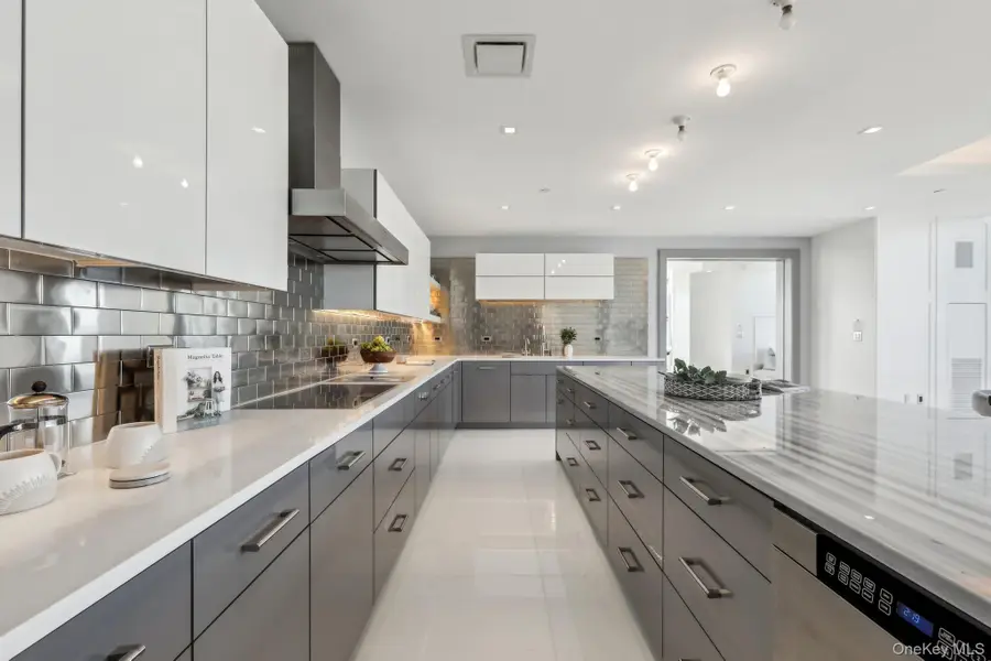 5 Renaissance Square #PH41C, White Plains, NY 10601 - Image #3