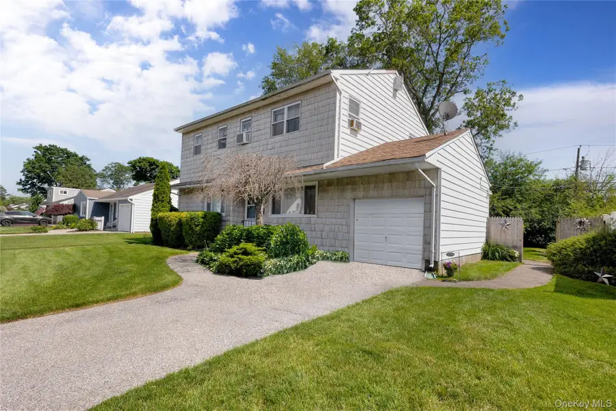 114 Washington Street, Farmingdale, NY 11735 - Image #3